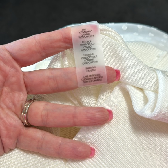 Women’s Calvin Klein Sweater size medium - Picture 6 of 6